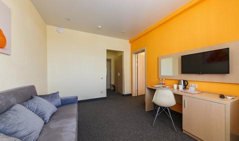 Семейный двухкомнатный. Отель Мандарин (бывш. "Агат"). Анапа, Пионерский проспект