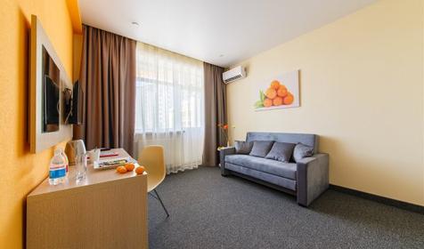 Семейный двухкомнатный. Отель Мандарин (бывш. "Агат"). Анапа, Пионерский проспект