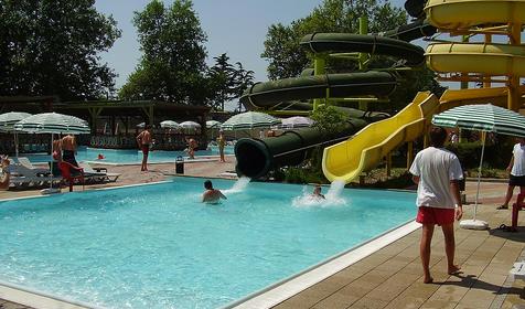 Территория аквапарка развлекательного центра Морская звезда, г. Сочи, п. Лазаревское