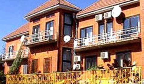 Четырехместный двухкомнатный номер Люкс. Гостевой дом Алиса, г. Геленджик, п. Криница