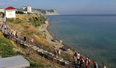 Анапа, пляж "Высокий берег", cпуск у сквера им. Аванесова, в районе ул. Тургенева