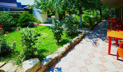 Дворик Гостевой дом На Самбурова, г. Анапа