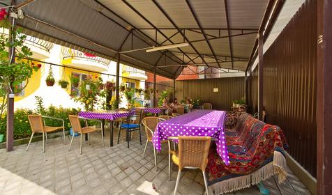 Территория. Гостевой дом по ул. Кати Соловьяновой 26, г. Анапа