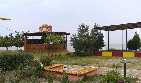 Территория базы отдыха Голубая лагуна, г. Ейск