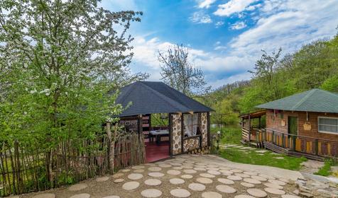 База отдыха Яблочный гусь, Северский р-он, п. Тхамаха