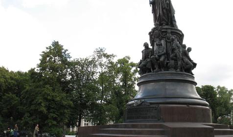 памятник Екатерине Великой