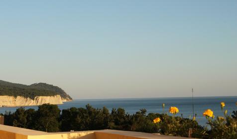 Вид с балкона номера студия. Гостевой дом Южный полюс, г. Геленджик, п. Дивноморское