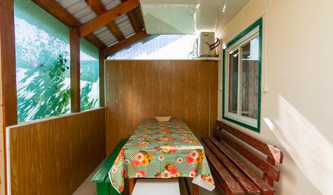 Пятиместный двухкомнатный. Гостевой дом Белая акация, Темрюкский р-н, ст. Голубицкая