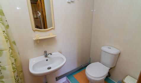 Пятиместный двухкомнатный. Гостевой дом Белая акация, Темрюкский р-н, ст. Голубицкая