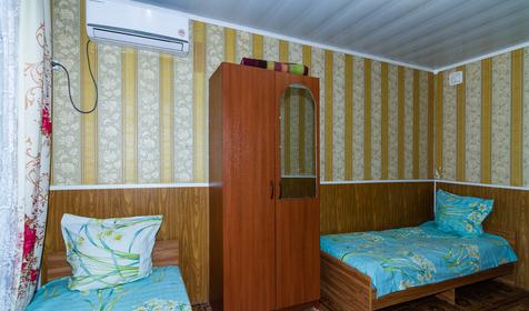 Пятиместный двухкомнатный. Гостевой дом Белая акация, Темрюкский р-н, ст. Голубицкая