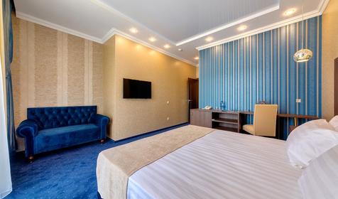 Люкс двухместный двухкомнатный. Отель Орион, Геленджик