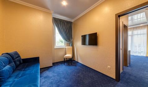 Люкс двухместный двухкомнатный. Отель Орион, Геленджик