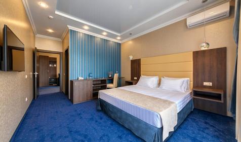 Люкс двухместный двухкомнатный. Отель Орион, Геленджик