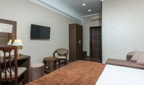 Стандарт с видом на улицу Терскую