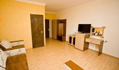 Люкс двухкомнатный двухместный. Гостиница Сибирь. Анапа, Джемете