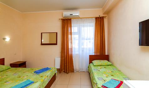 Трехместный полулюкс. Гостевой дом "Дом у моря (Villa Costa)", г. Анапа, п. Джемете