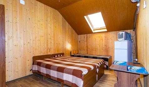 Трехместный номер, корпус А. Гостевой дом Алые паруса, п. Лермонтово