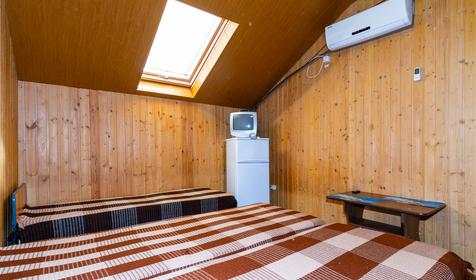 Трехместный номер, корпус А. Гостевой дом Алые паруса, п. Лермонтово