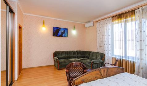 Трехместный номер с балконом. Гостевой дом Вега, Кабардинка