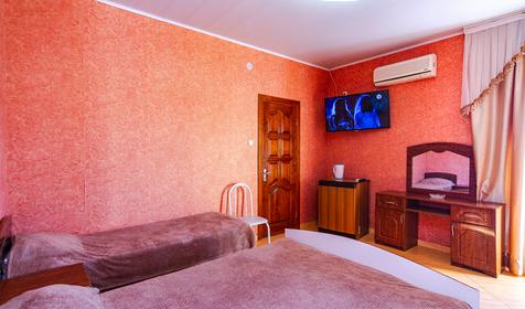 Трехместный с видовым балконом. Гостевой дом Кристина, г. Геленджик, с. Кабардинка