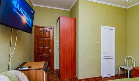 Трехместный полулюкс. Гостевой дом Кристина, г. Геленджик, с. Кабардинка