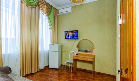 Двухкомнатный люкс с балконом. Гостевой дом Кристина, г. Геленджик, с. Кабардинка