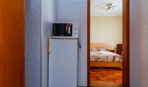 Двухкомнатный (изолированые комнаты) люкс с балконом. Гостевой дом Кристина, г. Геленджик, с. Кабардинка