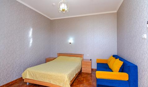 Трехместный с балконом. Гостевой дом Кристина, г. Геленджик, с. Кабардинка