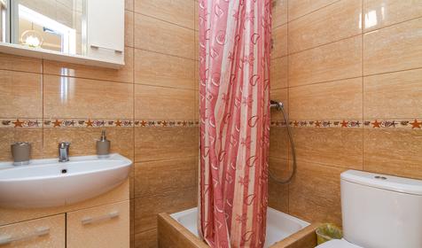 Трехместный с балконом. Гостевой дом Кристина, г. Геленджик, с. Кабардинка