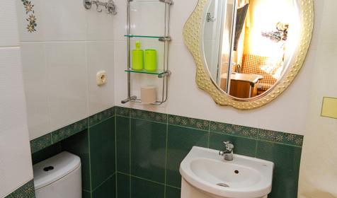 Трех-четырехместный люкс без балкона. Гостевой дом Кристина, г. Геленджик, с. Кабардинка