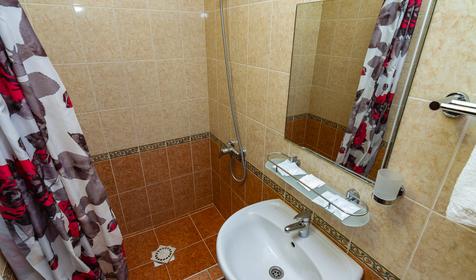 Трехместный комфорт с балконом. Отель Эллас, Сочи, Адлер