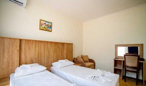 Стандарт трехместный. Гостевой дом Версаль, г. Геленджик