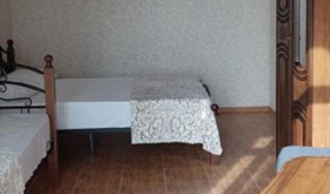 Трехместный