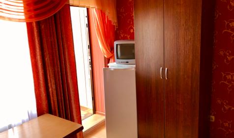 Трехместный