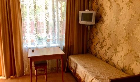 Трехместный