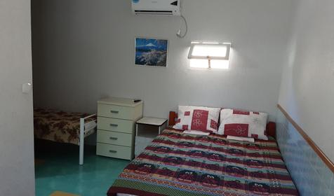 Трехместный