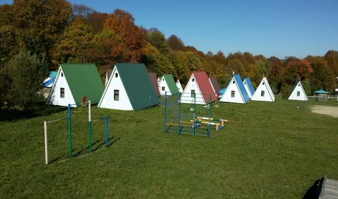 Восьмиместный домик альпийского типа (шале)