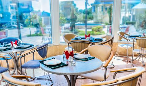 Red-Cafe. Оздоровительный комплекс AZIMUT Отель AZIMUT Отель Прометей Небуг Небуг, Туапсинский район, п. Небуг