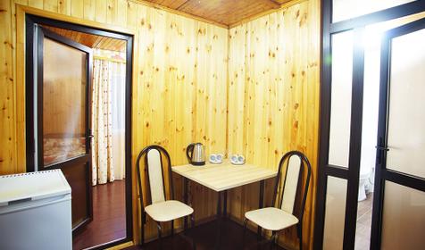 Двухкомнатный деревянный домик. Пансионат Солнечный, Анапа, Джемете