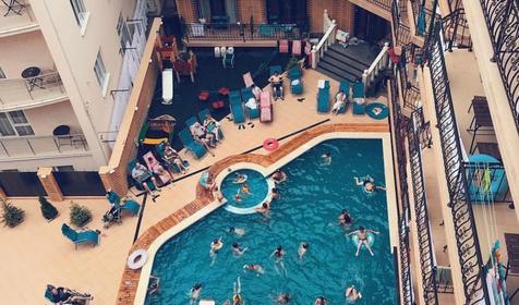 Castro (Кастро)