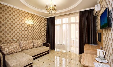 Люкс двухкомнатный с балконом