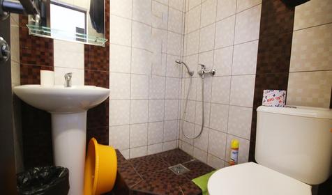 Трехместный