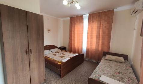 Трехместный с балконом и кондиционером