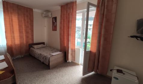 Трехместный с балконом и кондиционером