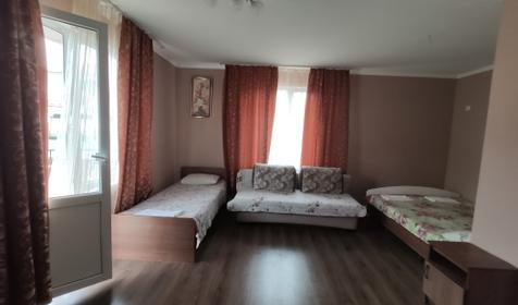 Пятиместный с балконом