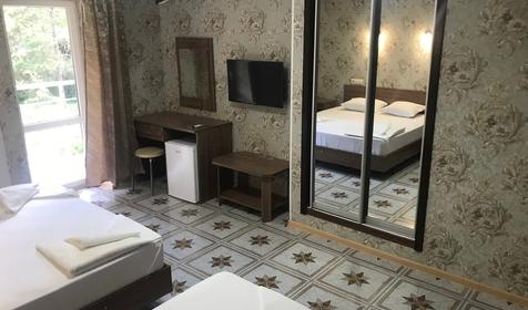 Трехместный полулюкс с балконом