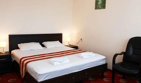 Двухместный двухкомнатный полулюкс. Отель Максимус, Анапа