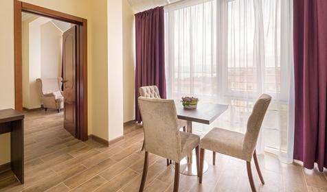 Люкс четырехместный двухкомнатный