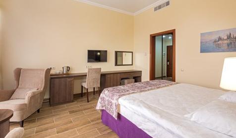 Люкс четырехместный двухкомнатный