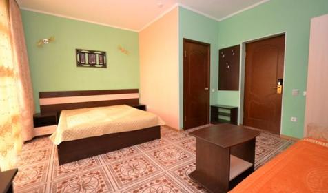 Четырехместный улучшенный номер с балконом. Отель Мармелад, Анапа, Витязево